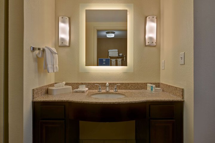 Room 30 of 48