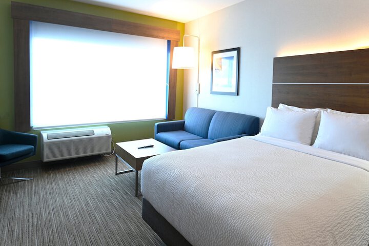 Room 16 of 46