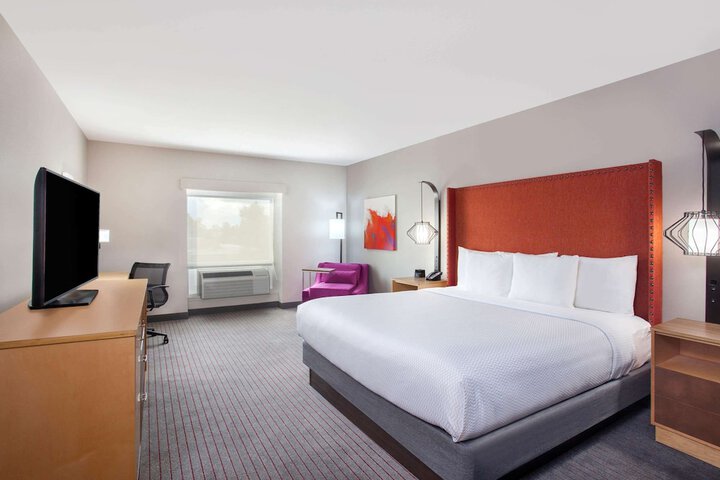 Room 28 of 41