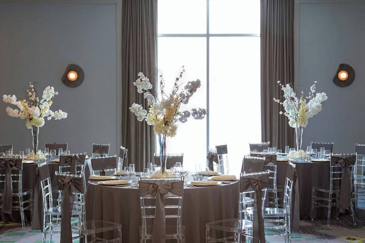 Ballroom/Hall 67 of 70