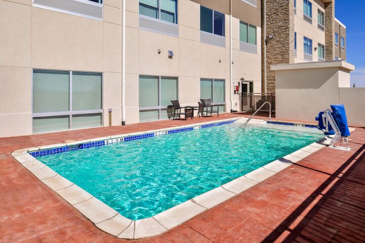 Holiday Inn Express & Suites Van Horn by IHG