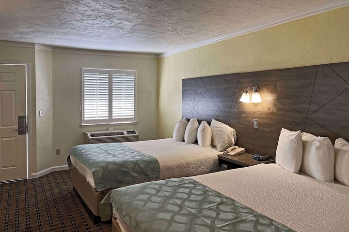 Room 44 of 48