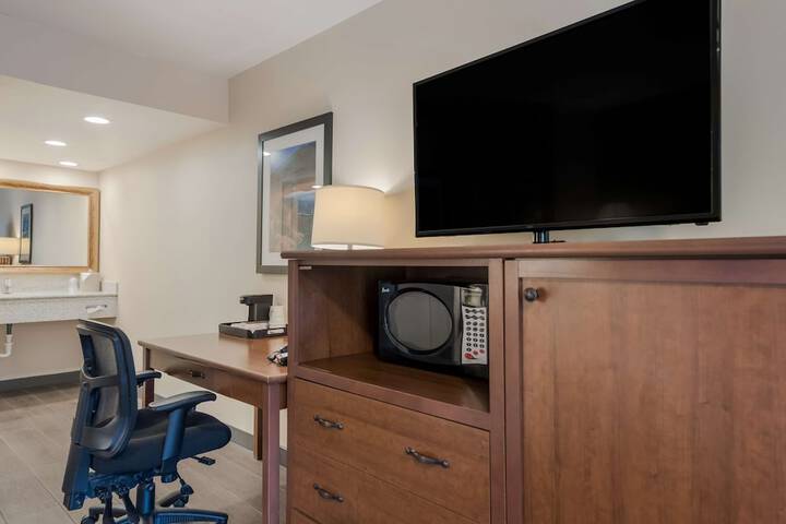 Room 25 of 34