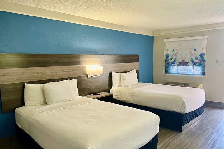 Room 9 of 25