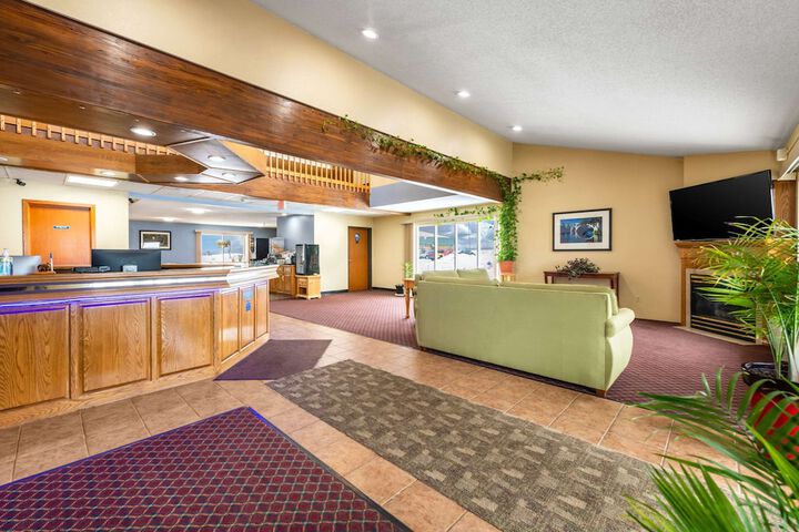 Hotel Interior 4 of 32