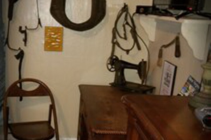 Hatfield McCoy House Inn