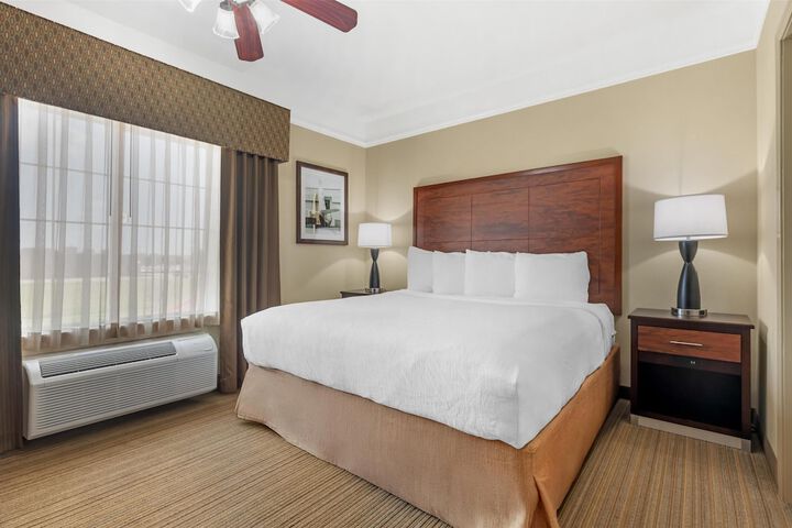 Best Western Plus Monica Royale Inn & Suites