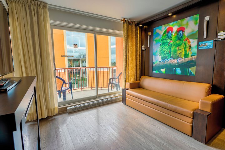 Room 70 of 109