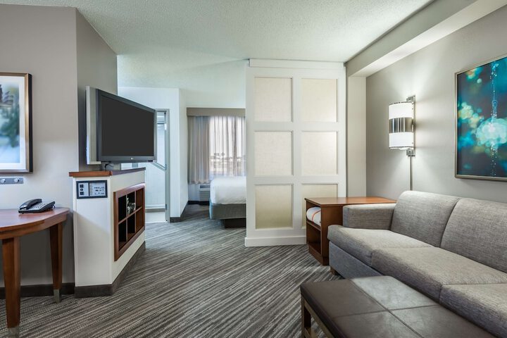 Hyatt Place Bentonville / Rogers