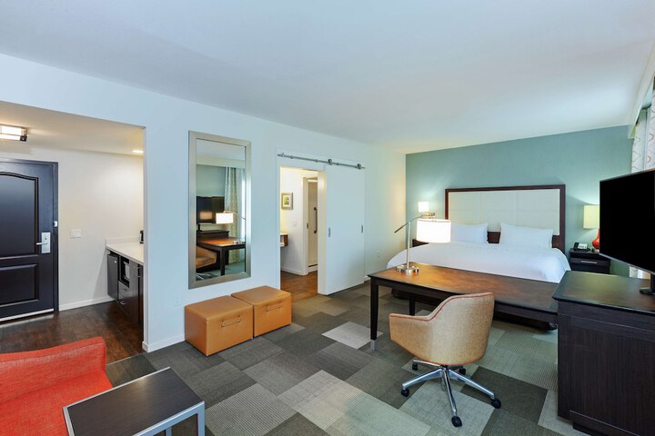Room 16 of 36