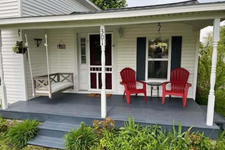 Ames Cottage Elk Rapids
