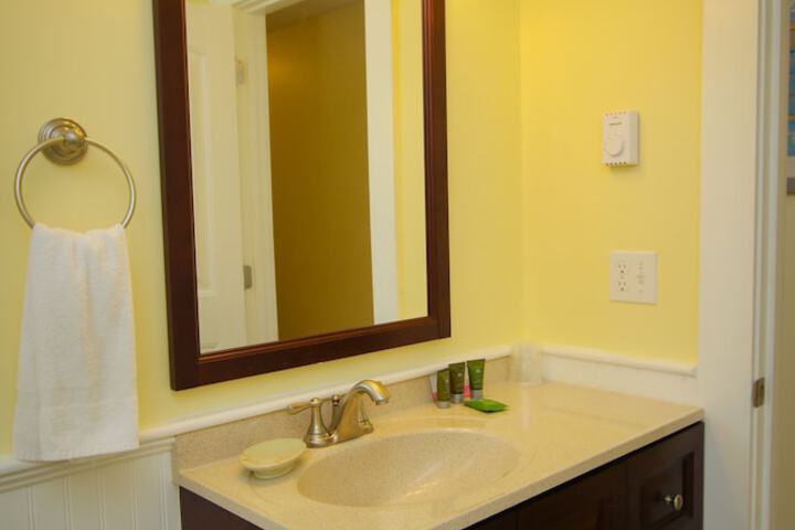 Room 125 of 373