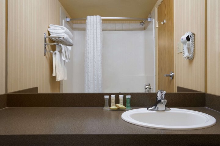 Room 7 of 11