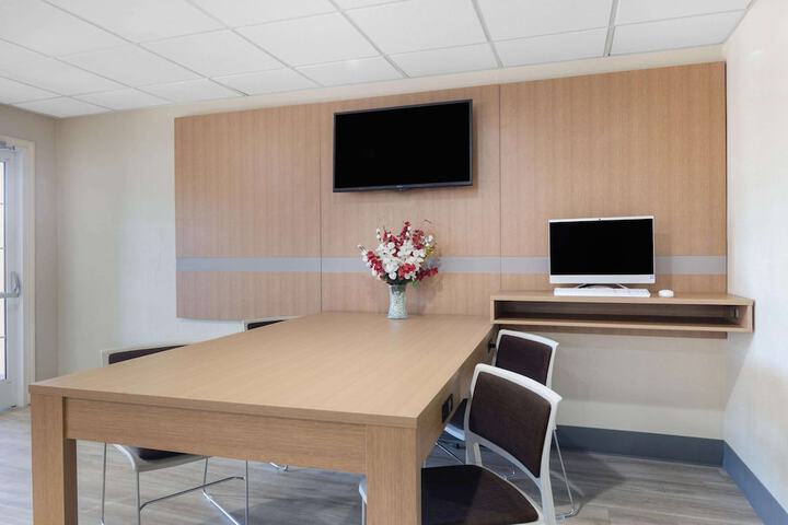 Business Center 20 of 20