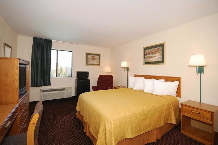 Room 20 of 33