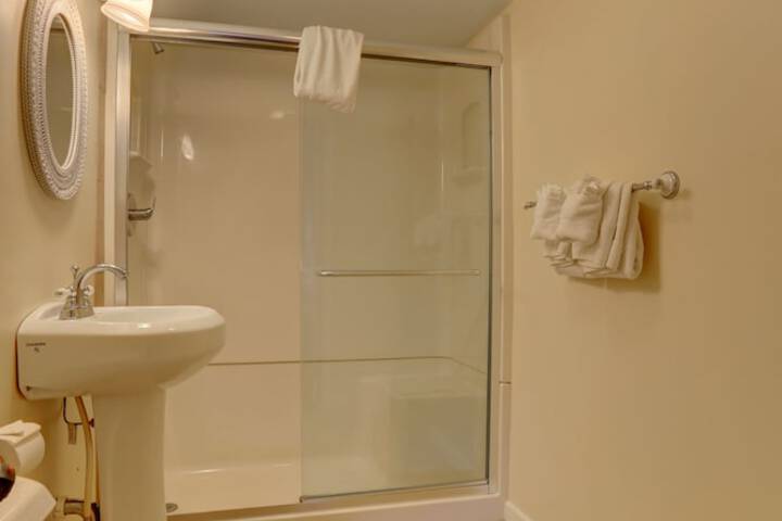 Room 26 of 34
