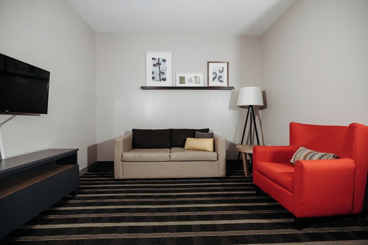 Room 32 of 52