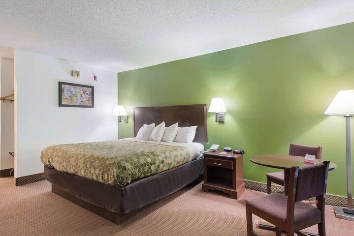 Room 11 of 30