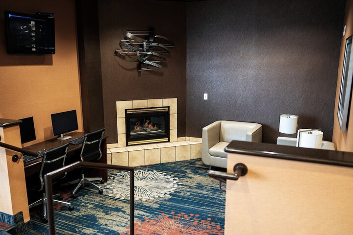 Crystal Inn Hotel & Suites Midvalley