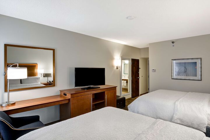 Room 9 of 32