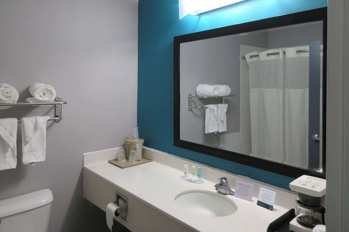 Room 3 of 7