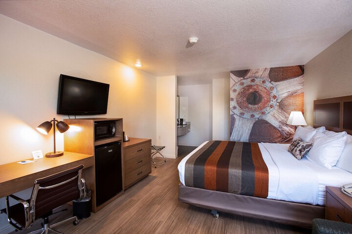 Room 12 of 22