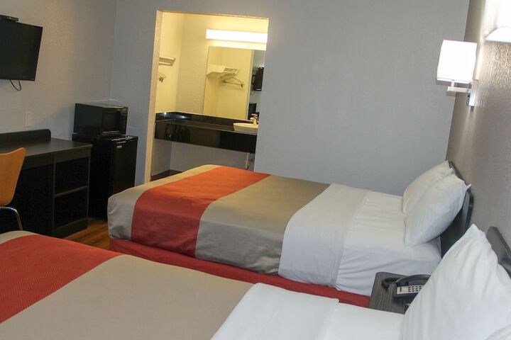 Room 34 of 43