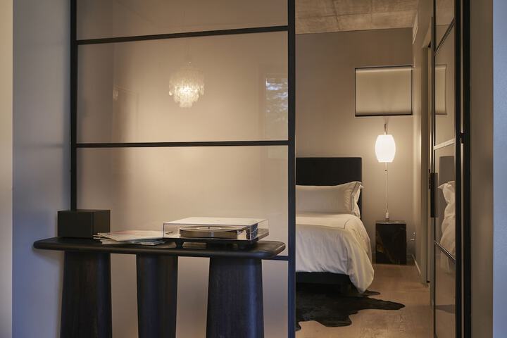 Room 52 of 99