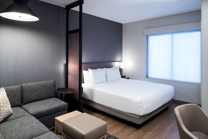 Hyatt Place Tempe / Phoenix / University