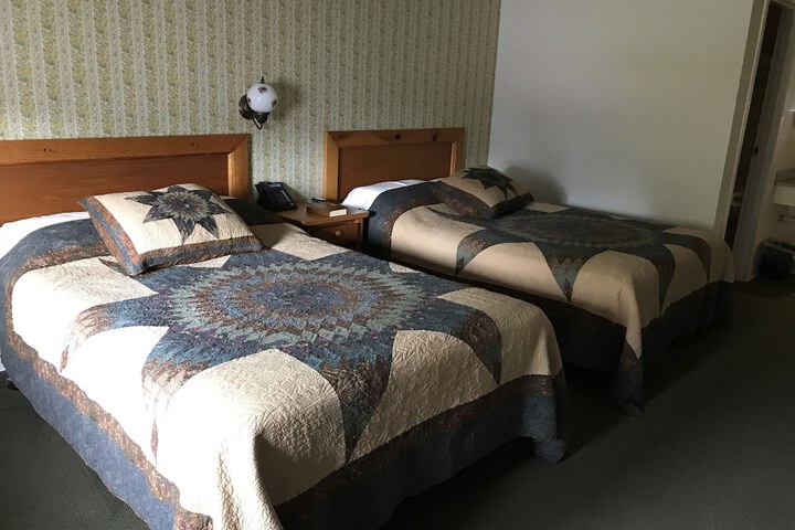 Room 16 of 50