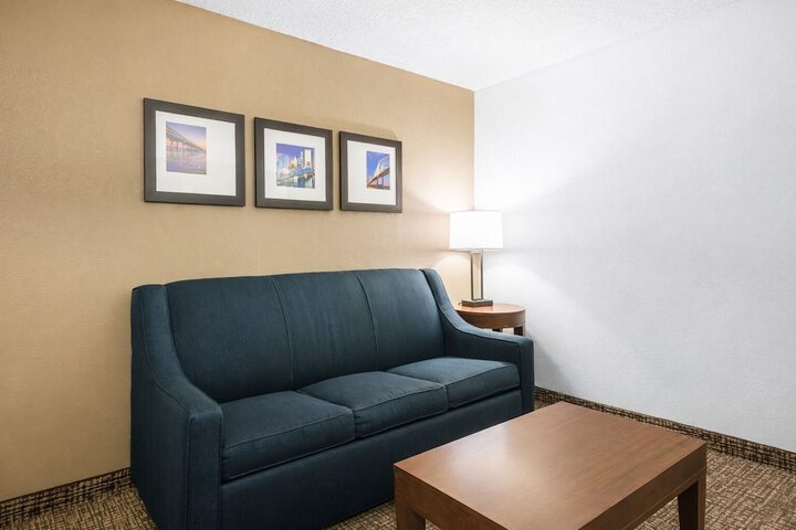 Comfort Suites Baymeadows Near Butler Blvd