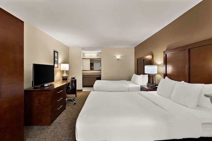 Room 34 of 43