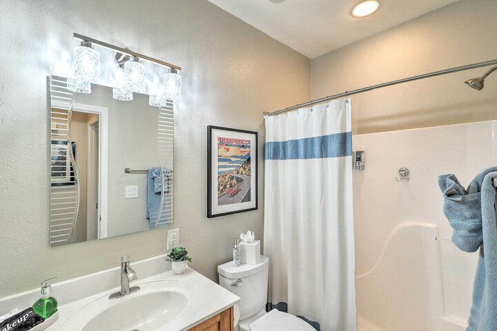 Indoor Pool & Golf Course Views: Lake Lure Condo!