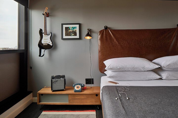 Room 20 of 37