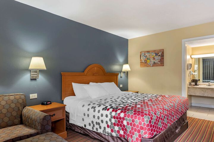 Room 8 of 21