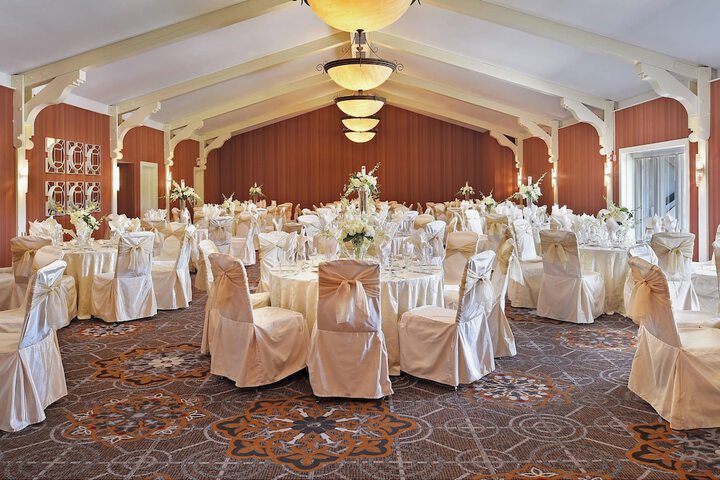 Ballroom/Hall 65 of 72