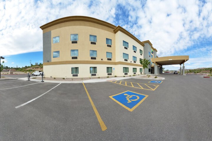 Holiday Inn Express & Suites Globe by IHG