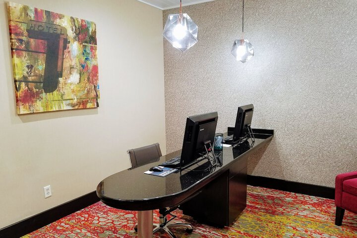 Business Center 77 of 81