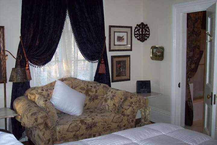 Room 17 of 41