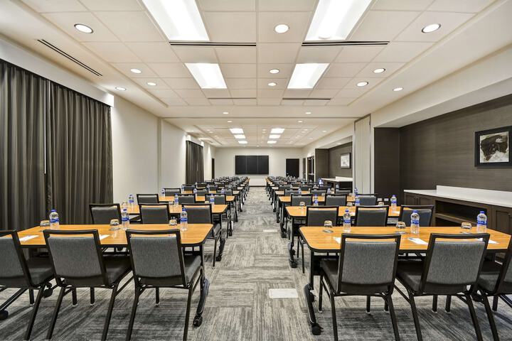 Hyatt Place Fresno