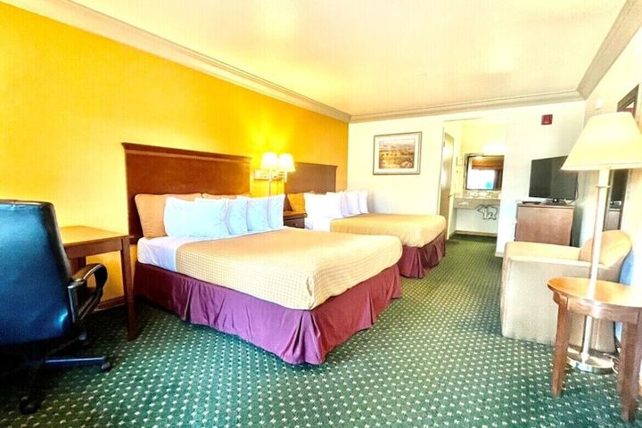 Room 30 of 47
