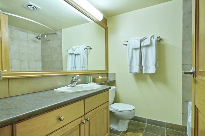 Room 52 of 64