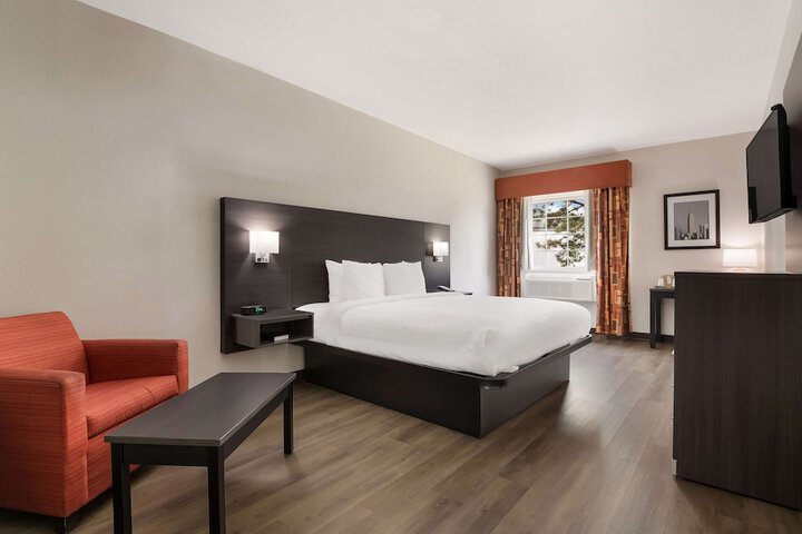 Room 16 of 36