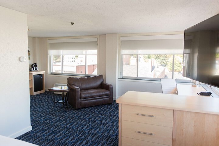 Room 35 of 53