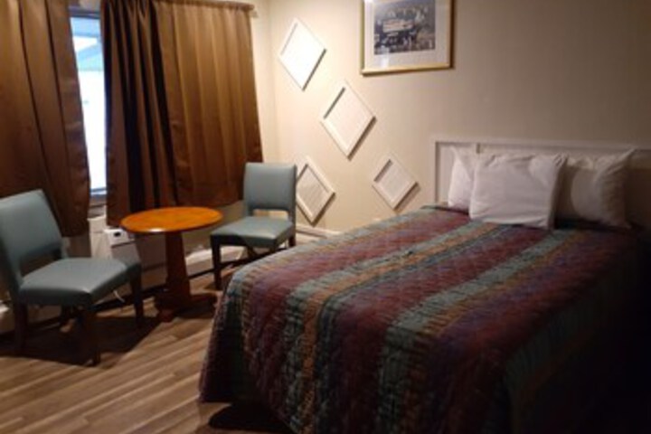 Town Line Motel