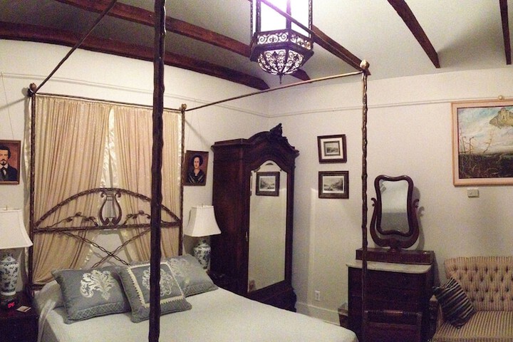 Room 14 of 32