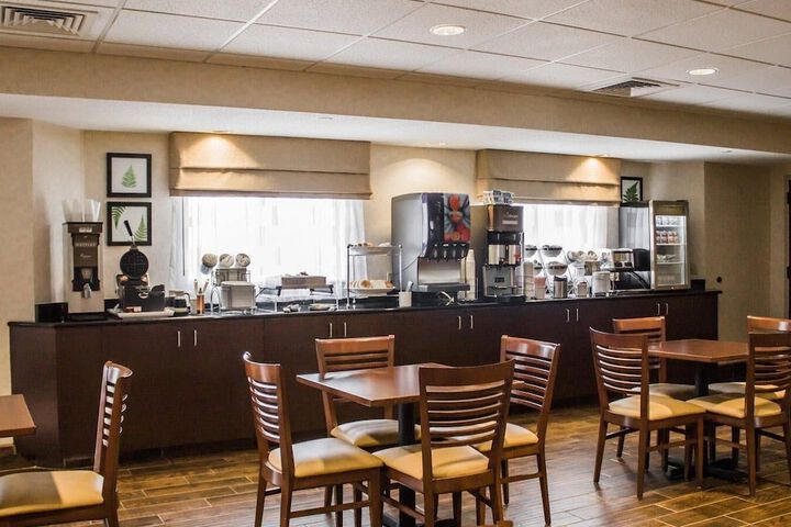 Suburban Studios Johnstown - Richland Town Center