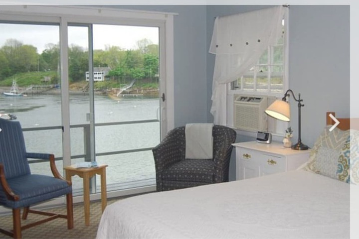 Dockside Guest Quarters & Restaurant