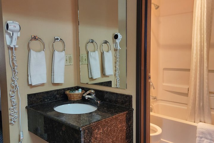 Luxury Inn & Suites