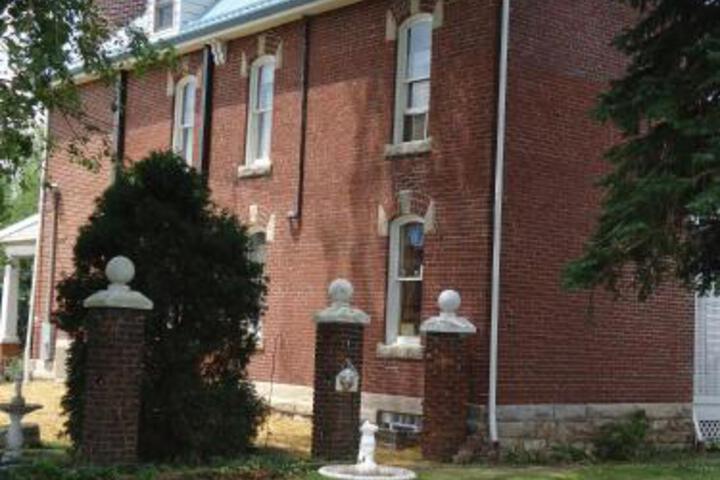 Fox Castle Bed and Breakfast
